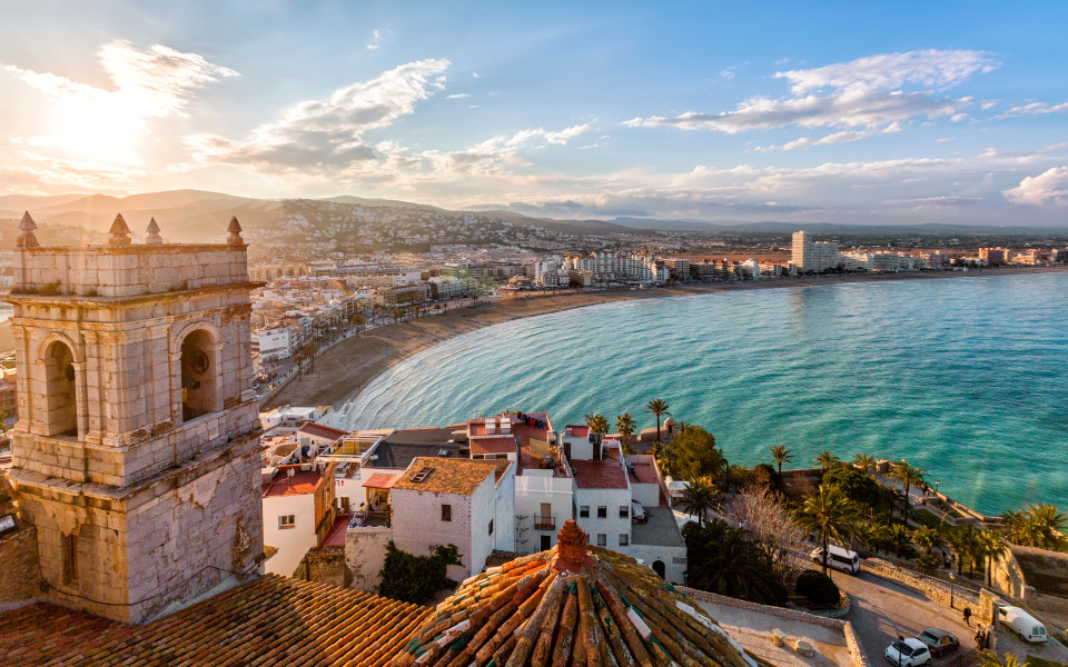 Blick auf Peniscola von der Spitze des Schlosses von Papst Luna, Valencia, Spanien